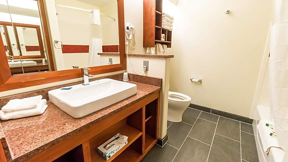 Shepherd Mountain Inn & Suites