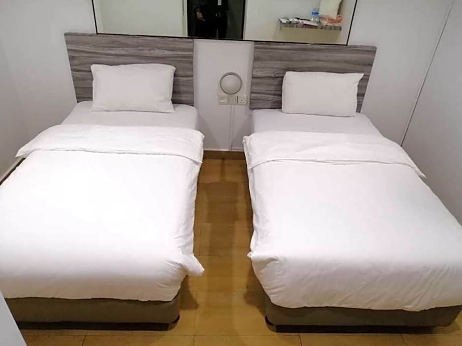 Tropical Hotel Kota Damansara