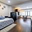 301 Historic building 1Bdrm 1bath AC Rooftop