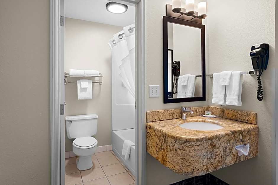 Fargo Inn and Suites