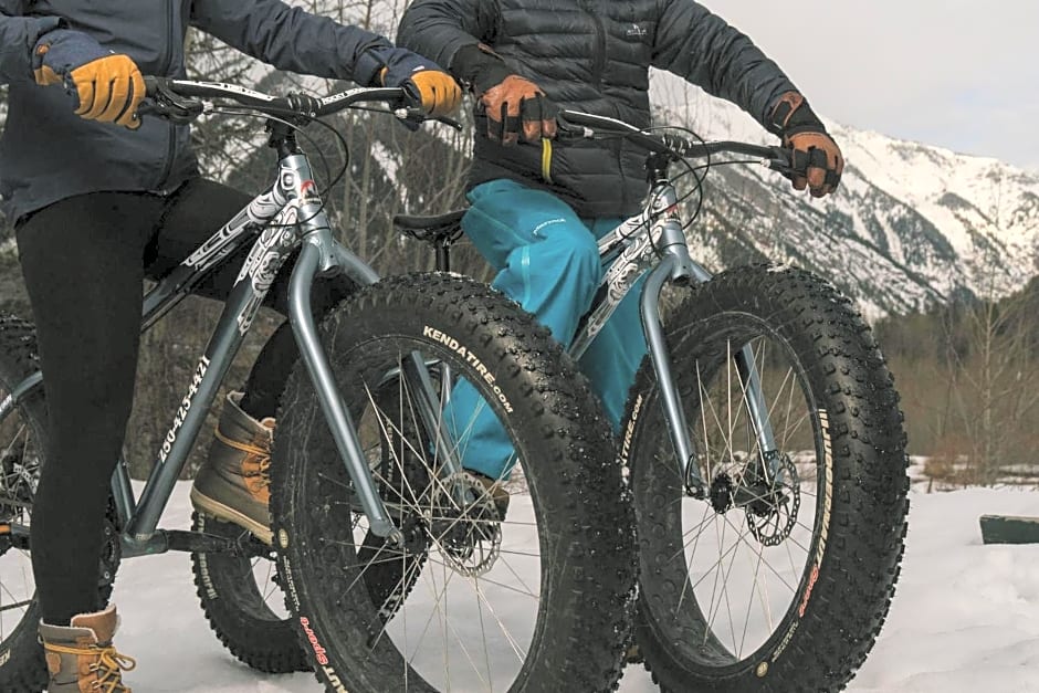 Tiny Homes by Snow Valley Lodging