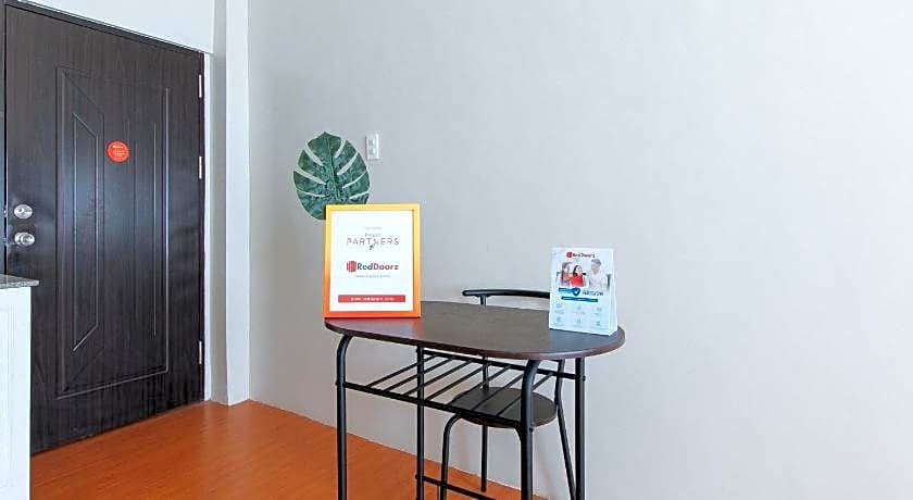 RedDoorz @ Mary Land Transient Alaminos Pangasinan