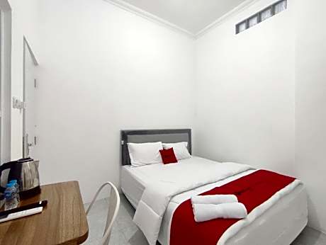 RedDoorz @ Arya Yudini Tugu Kartasura