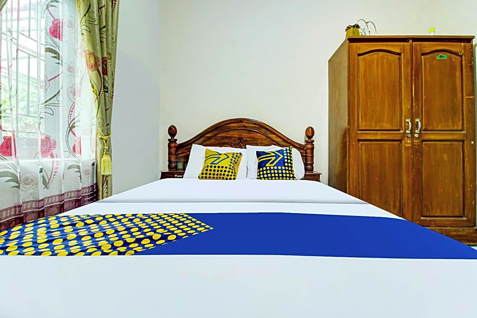 OYO HOMES 91242 Desa Wisata Cibuntu Kuningan Syariah