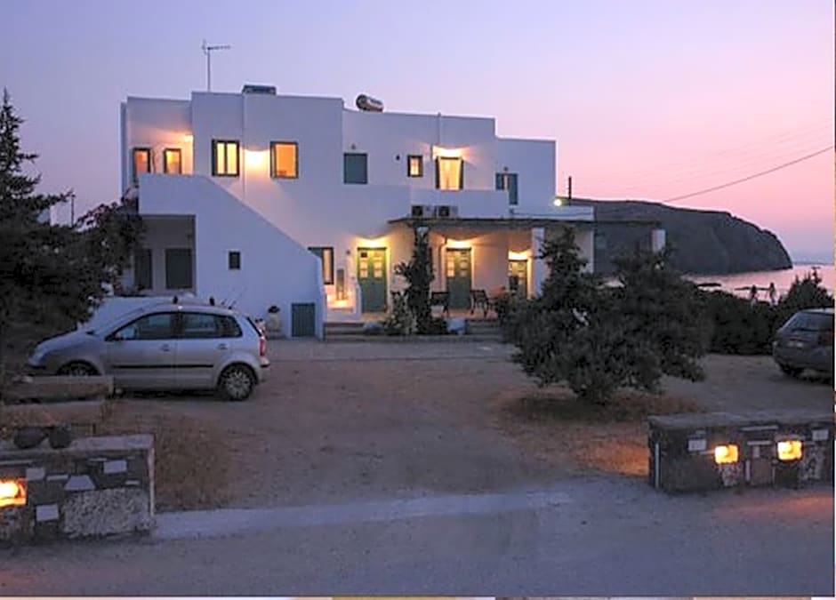 Anemoessa Rooms & Studios