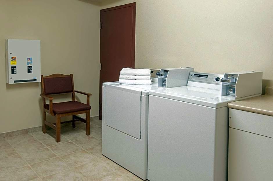 Super 8 by Wyndham Cochrane