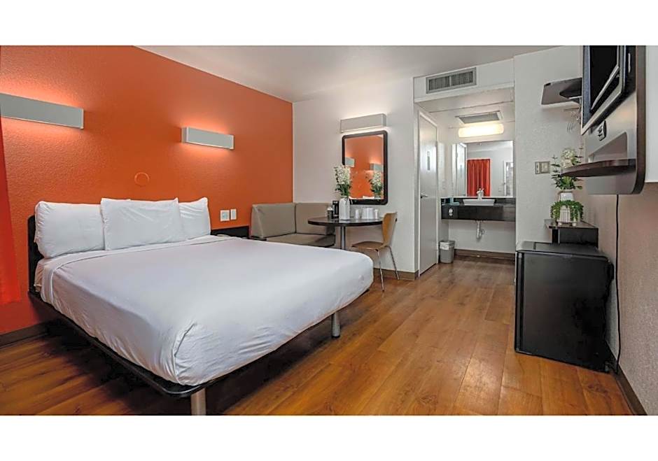 Motel 6-Carlsbad, CA Beach