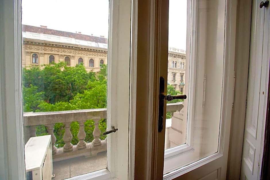 Andrassy Thai Hotel