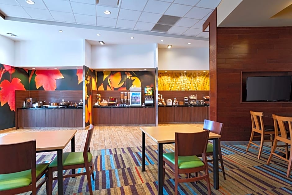 Fairfield Inn & Suites by Marriott Lincoln Airport
