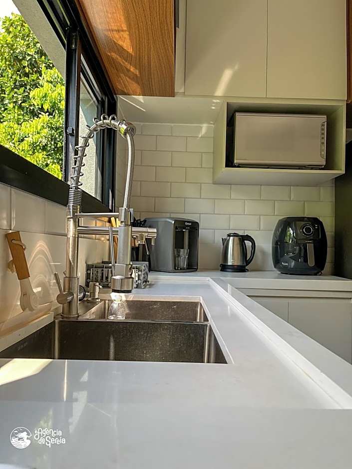 Casa em condomínio perto da Praia da Feiticeira