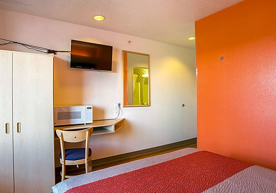 Motel 6-Bernalillo, NM