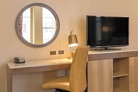 King Room with Sofa Bed - Non-Smoking