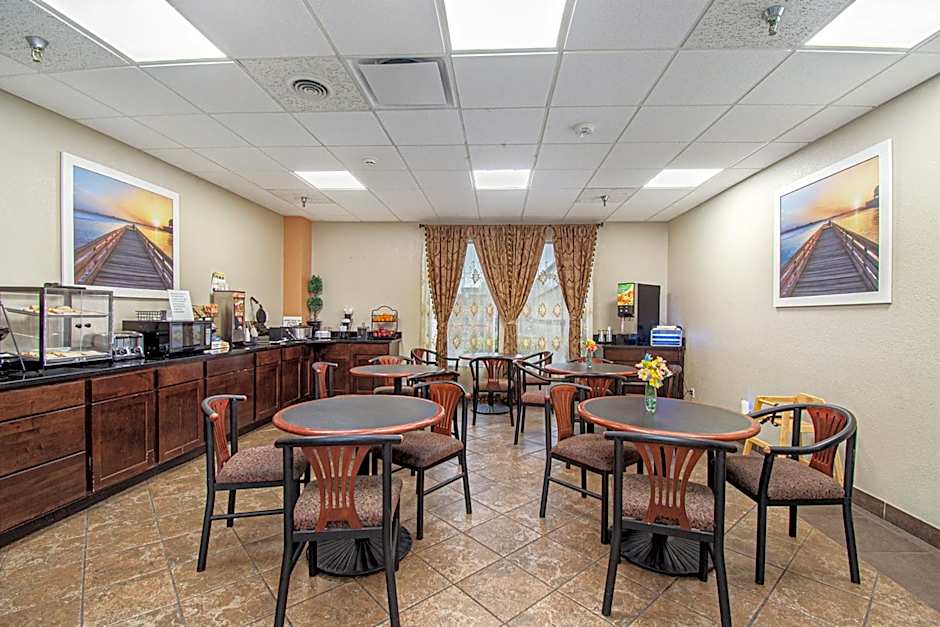 Days Inn & Suites by Wyndham Mt Pleasant