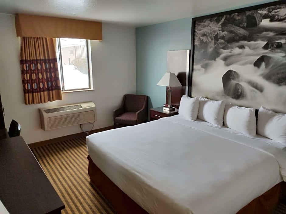 Photo 1 of 4 of 1 King Bed Suite