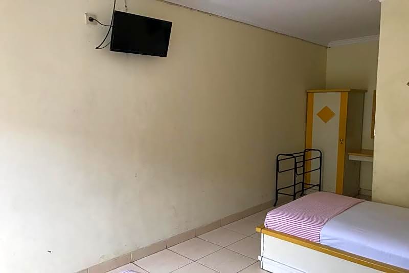 OYO 3722 Hotel Mutiara