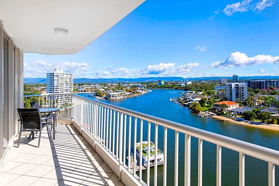 Moorings On Cavill Surfers Paradise