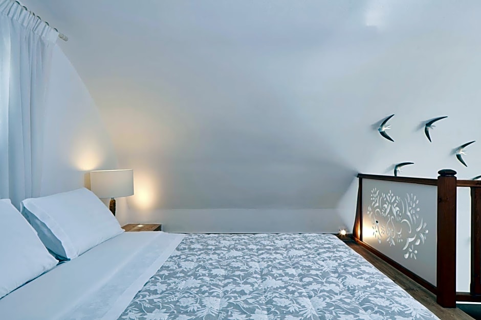 Orabel Suites Santorini (Adults Only)