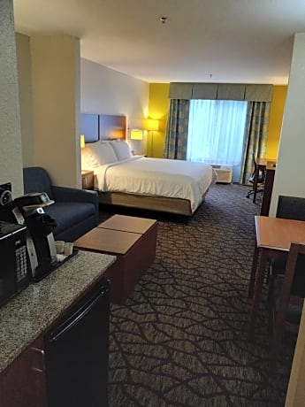 Standard King Room with Sofa Bed - Non-Smoking