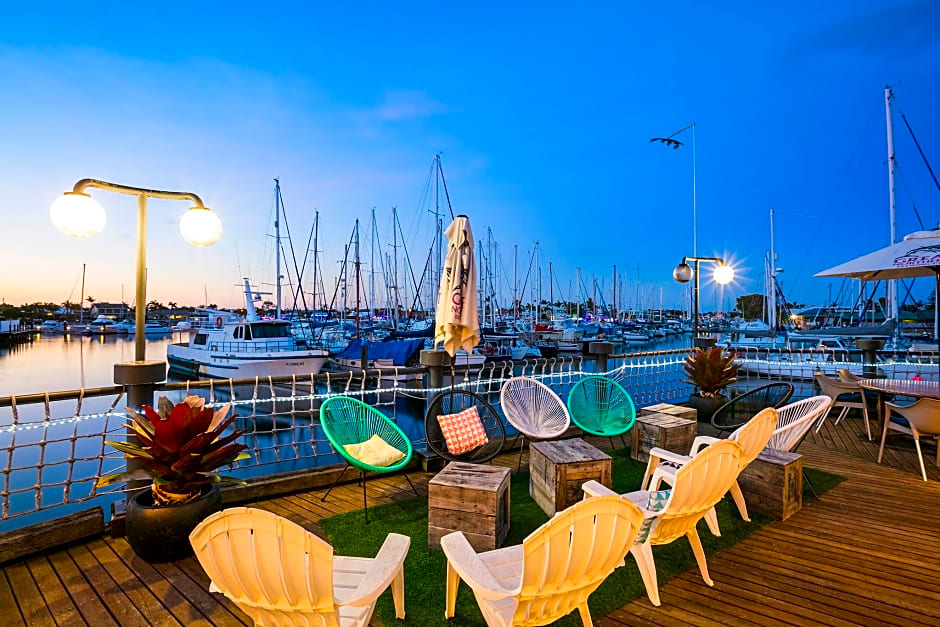 Nightcap at Kawana Waters Hotel
