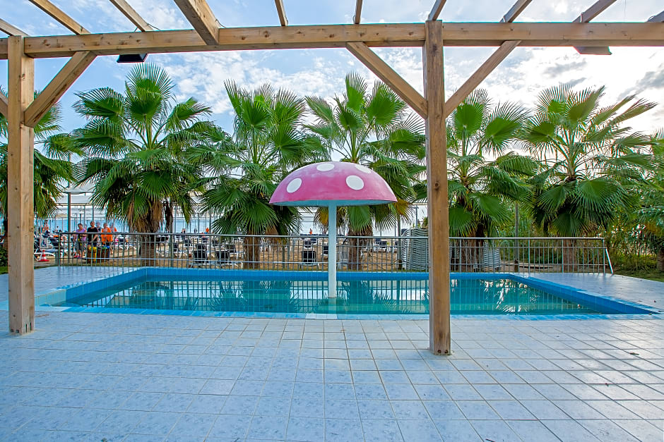 J'Adore Deluxe Hotel & Spa