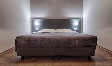 Twelve Hotel