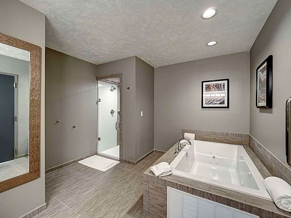 DoubleTree By Hilton Hotel Bloomington