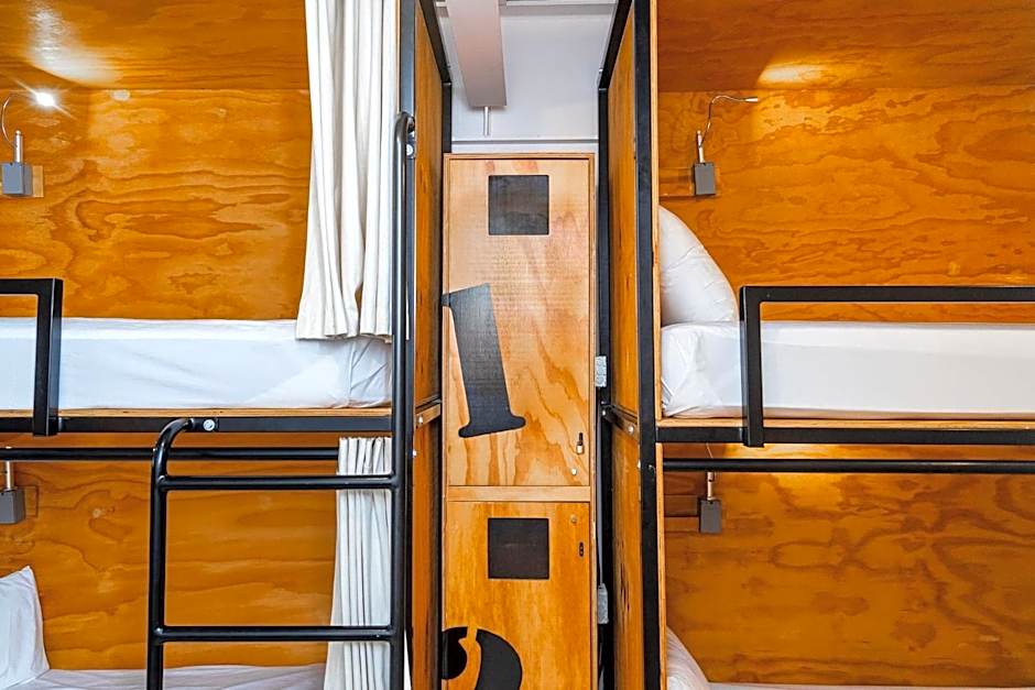 Mayan Monkey Hotel & Hostel Los Cabos