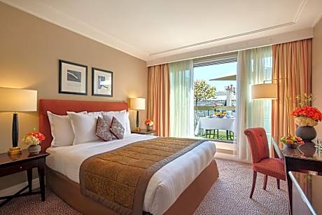 Deluxe King Room with Terrace