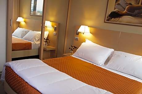 Double Room (1 Adult)