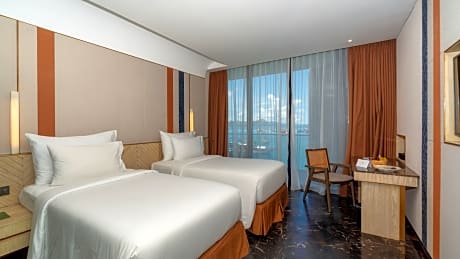 The Signature Sea View Twin Bed