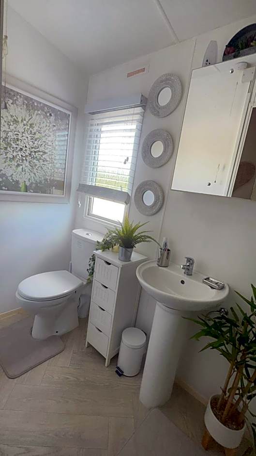 Hoburne Devon Bay Holiday Home Fresh Bright Rental - Home from home