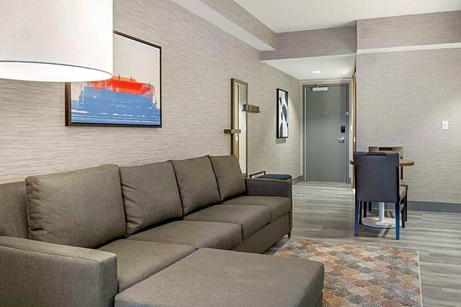 Cambria Hotel Niagara Falls