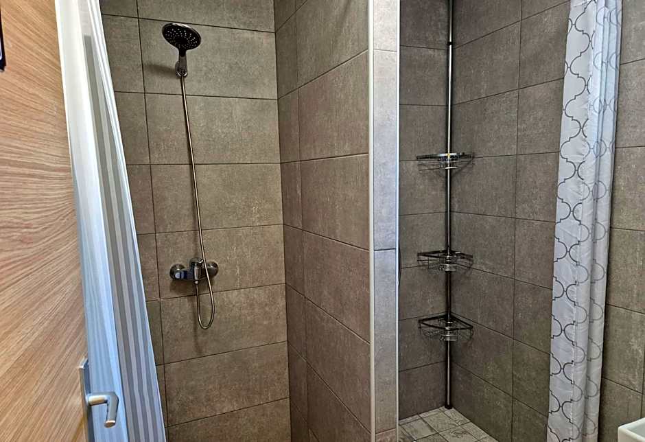 Bled Lesce station rooms and depo