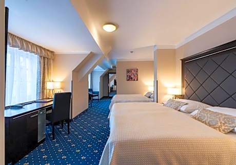 Deluxe Triple Room with Extra Bed