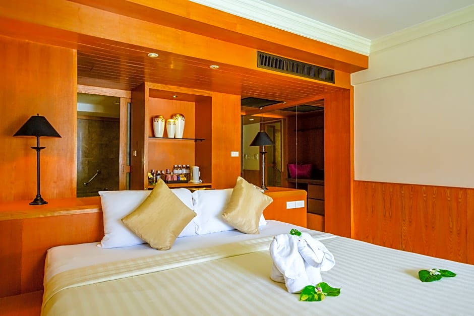 Photo 1 of 1 of Executive 1 King Bed
