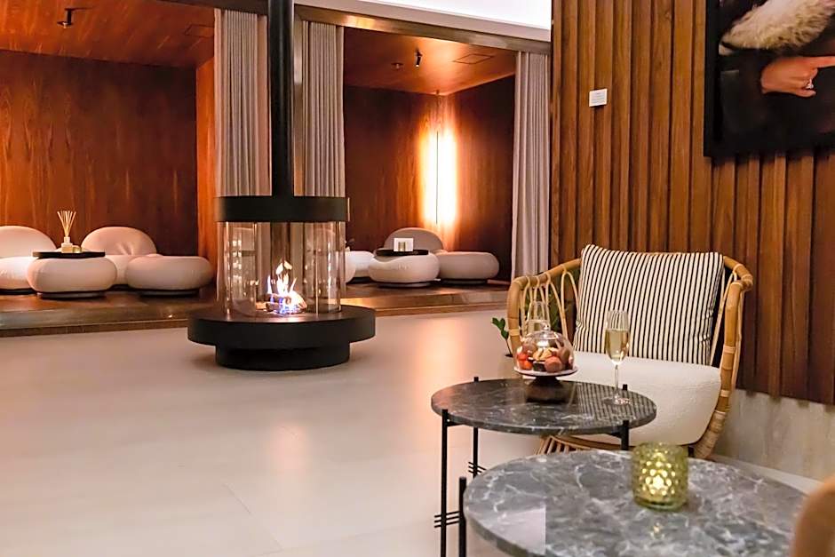 Iceland Parliament Hotel, Curio Collection by Hilton