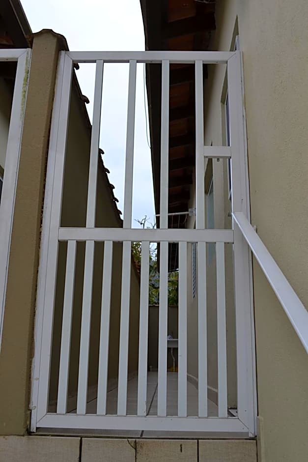 Casas em Condomínio próximo da praia com 2 dormitórios, churrasqueira e 3 vagas de garagem