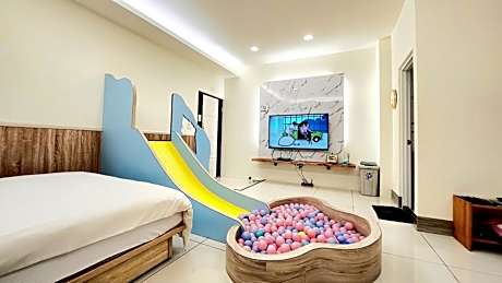 Deluxe Quadruple Room