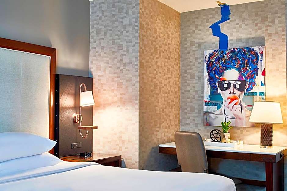 Renaissance by Marriott Atlanta Midtown Hotel