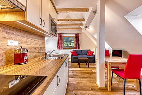 Apartment with Mountain View
