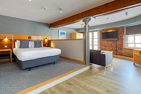Suite-1 Double Bed, Non-Smoking, Studio, Larger Room, Sofabed, Sitting Area