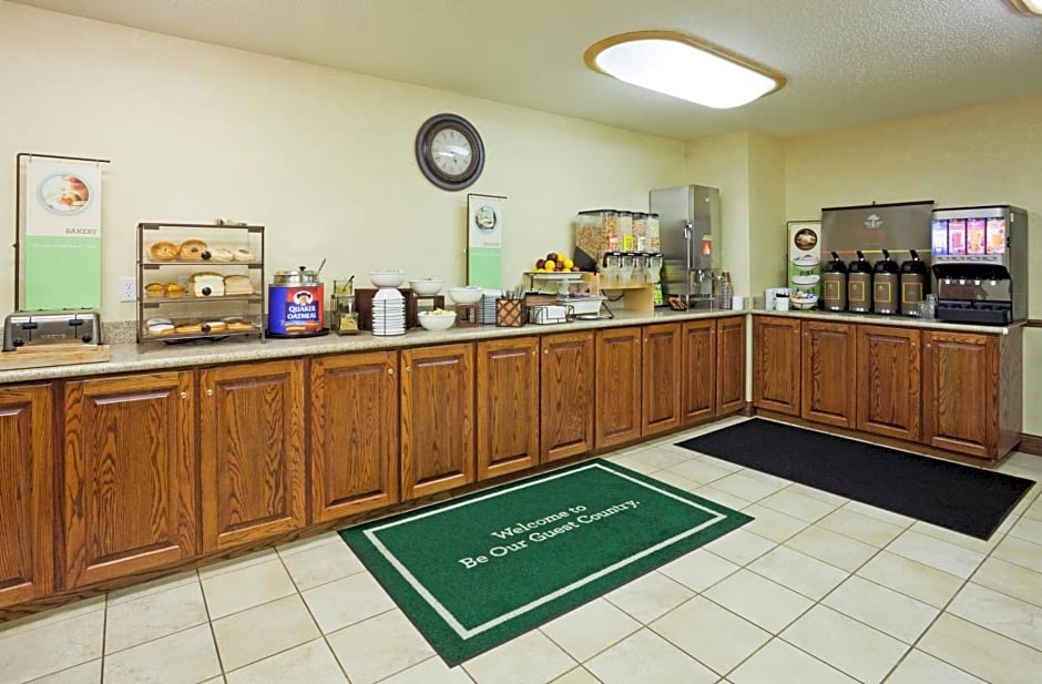 Country Inn & Suites by Radisson Bismarck Waterpark