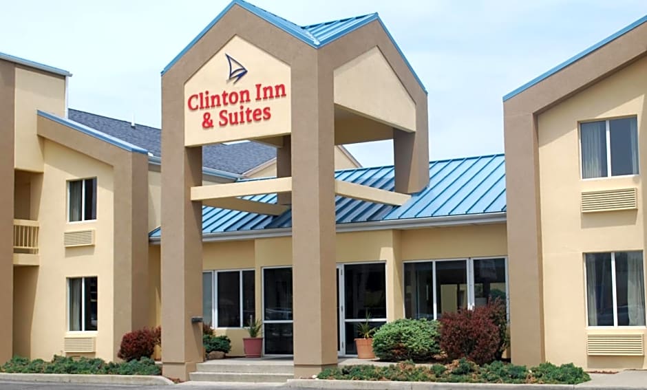 Clinton Inn & Suites