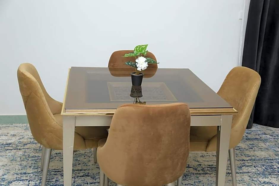 Elminya Compound