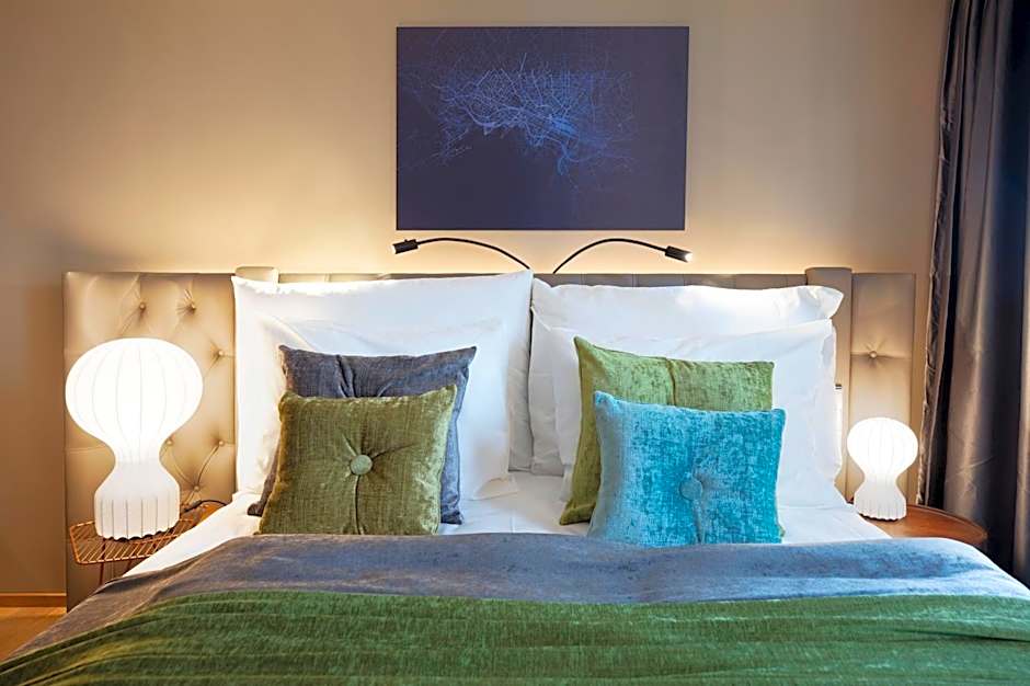 Clarion Hotel The Hub