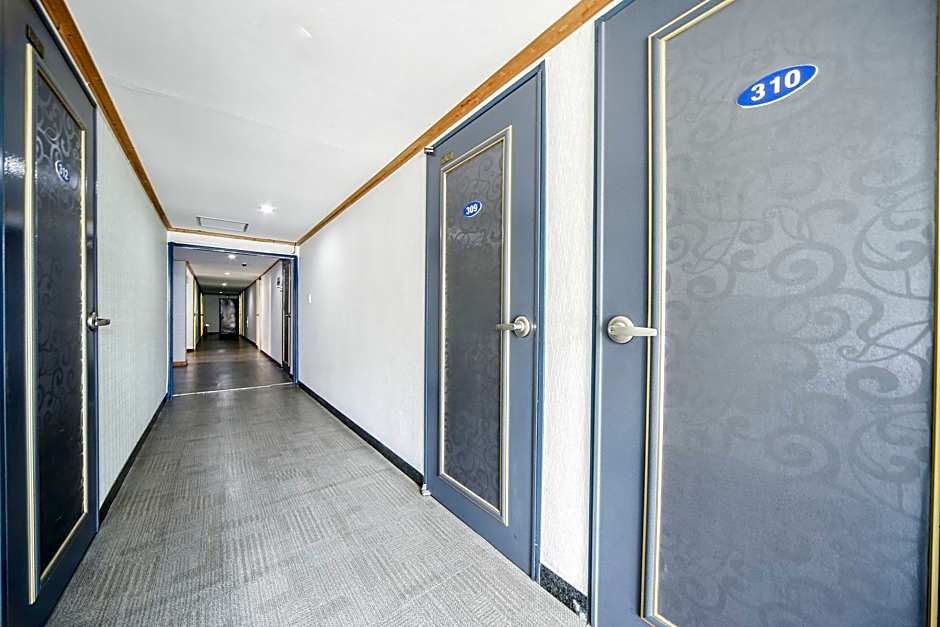 Hotel G