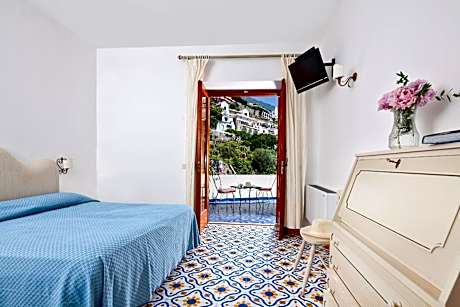 Standard Double Room with Town View