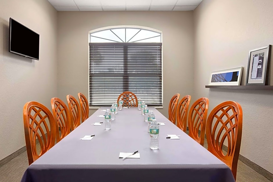 Country Inn & Suites by Radisson, Port Canaveral, FL