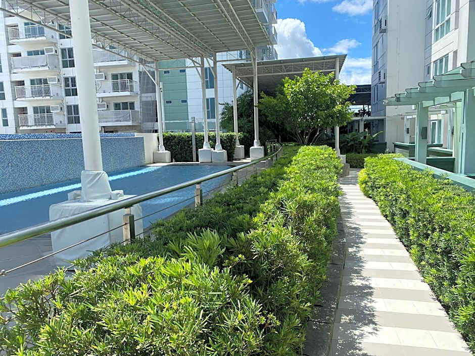 Abreeza chills place T2-2720