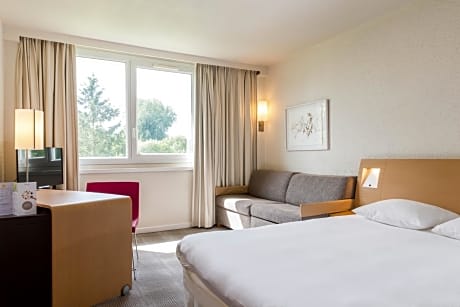 Standard Room with 1 Double Bed and 1 Single Sofa Bed - Park Side